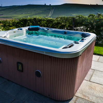 4 Popular Types of Hot Tubs